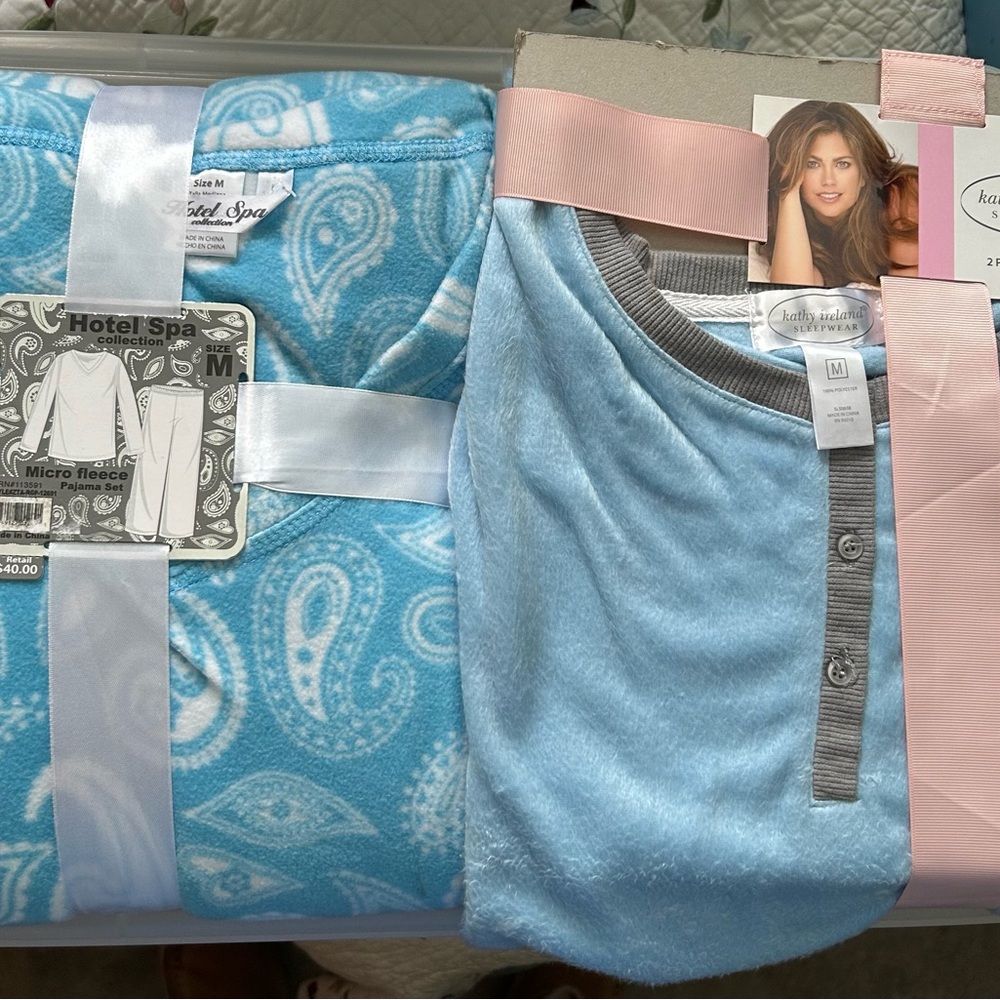 Hotel Spa Blue Paisley Pajama Set